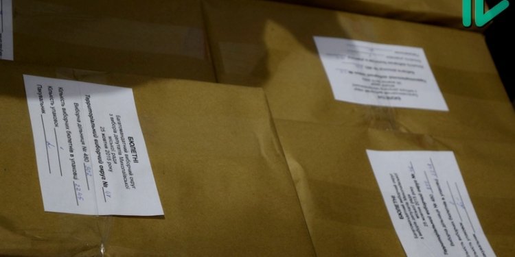 Бюллетени для выборов депутатов Николаевских горсовета и мэра отпечатаны и уже разъехались по райизбиркомам