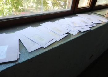 В Николаеве раскладывавших по почтовым ящикам «письма счастья» против Гранатурова задержала милиция