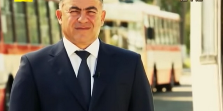 «Пиар за бюджетные деньги» – материал канала «2+2» о том, как Николаев заплатил за подержанные чешские троллейбусы в два раза больше, чем Тернополь