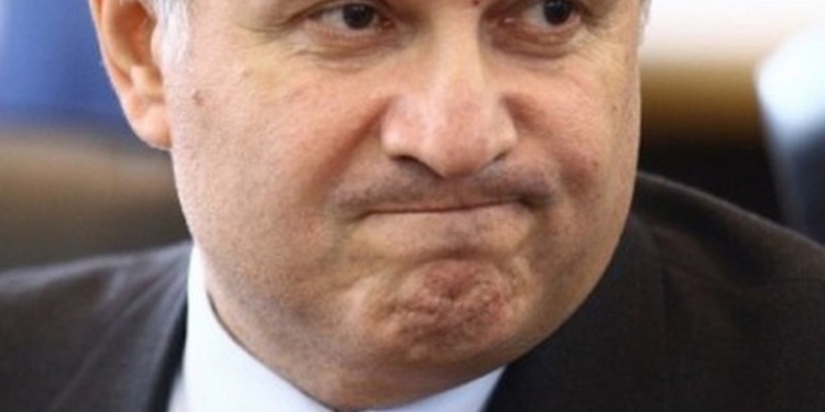 А.Аваков будет судиться за право говорить на русском языке