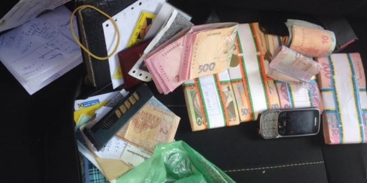 Правоохранители пресекли деятельность конвертационного центра с оборотом в 200 млн. грн., который действовал в столице и Николаеве