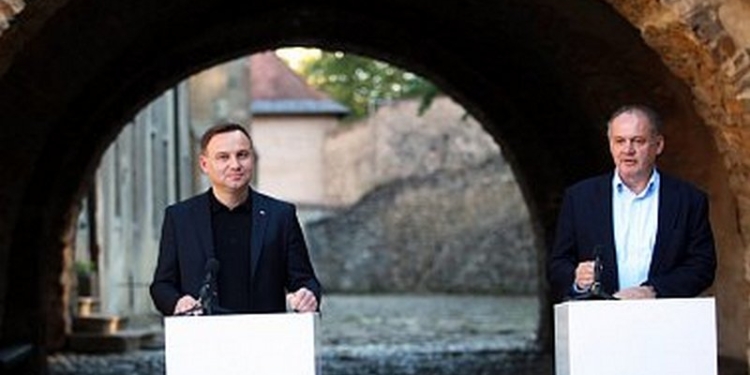 Президенты Польши и Словакии выступили против «Северного потока-2»