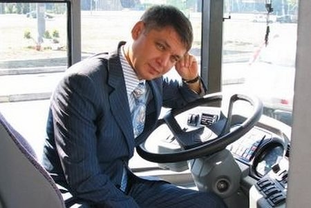 Львовский привет Чуркиным. Прокуратура расследует факт “незаконного завладения” автобусным заводом