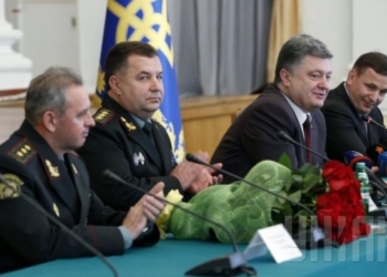 Порошенко повысил в звании Муженко и Полторака
