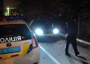 В Одессе ночью новая полиция заблокировала старое ГАИ