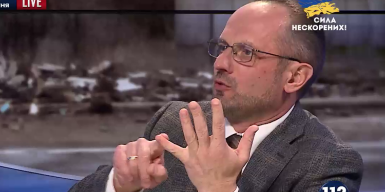 Конфликт между центральными властями и местными могут привести к досрочным выборам, – Безсмертный