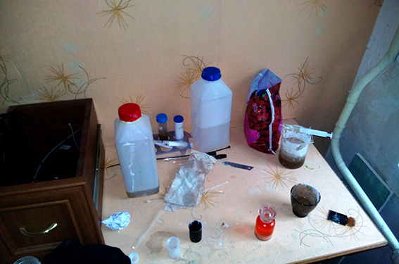 В Николаеве задержали очередного сбытчика амфетамина, у которого дома «работала» подпольная нарколаборатория