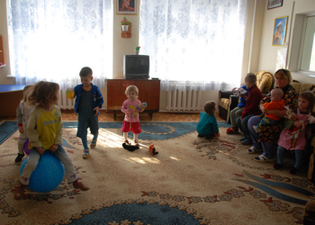 В Новоодесском районе на пожаре чуть не погибли 9 детей и двое их родителей