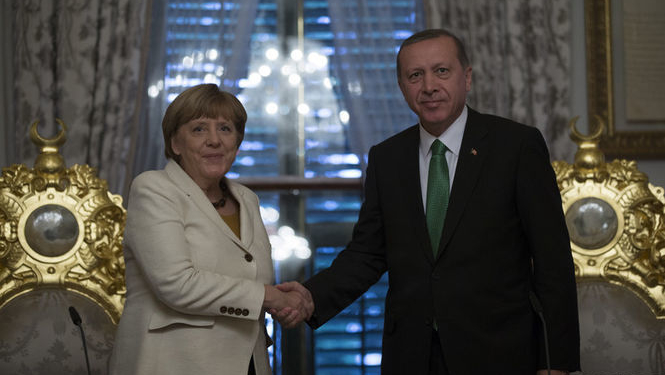 В обмен на мигрантов. Меркель кардинально сменила позицию относительно членства Турции в ЕС