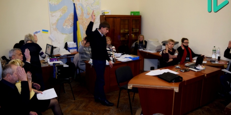 Все, финиш уже виден: Николаевский горизбирком принял от Центрального райизбиркома уточненный итоговый протокол по выборам мэра