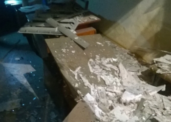 В Днепропетровской области бросили взрывчатку в офис партии “Возрождение”. Подозревают ОппоБлок