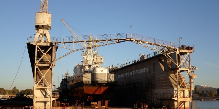 На ГП «Судостроительный завод имени 61 коммунара» премировали работников, участвовавших в ремонте кораблей ВМФ Украины