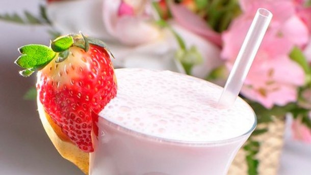 Ученые назвали самый вредный напиток в мире.  Мы покупаем его детям