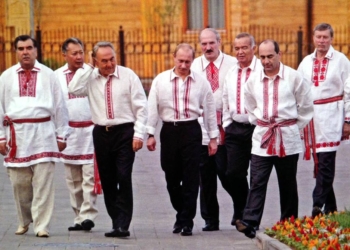 Путин в вышиванке? Да, и такое было
