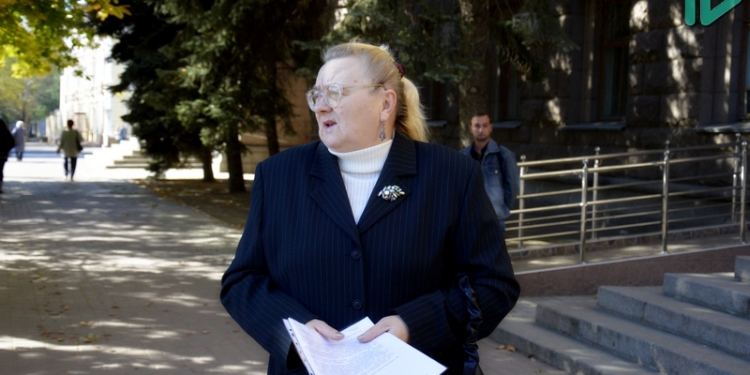 В Николаеве жителям дома 148, по просп. Ленина в очередной раз пообещали починить лифт, который не работает 19 лет