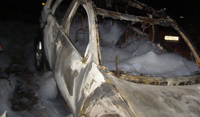 В Николаеве ночью сгорели два автомобиля