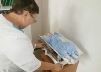 Младенцы, которые родились у находящихся под следствием в Николаевском СИЗО, прошли плановый медицинский осмотр