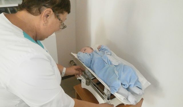 Младенцы, которые родились у находящихся под следствием в Николаевском СИЗО, прошли плановый медицинский осмотр