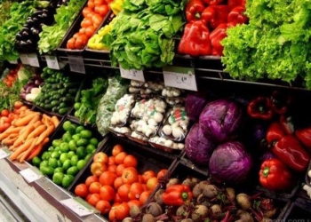 Плодоовощная корзина рядового украинца стала дороже в 1,5 раза