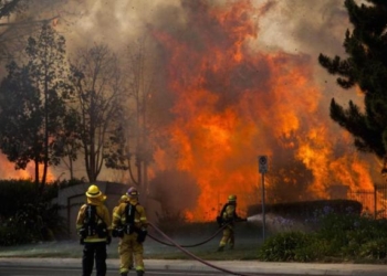 Ночью в Турции загорелся офис посольства Украины