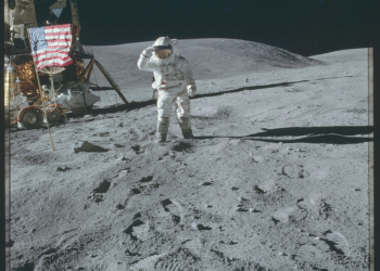 В Интернет выложили качественные фото американцев на Луне