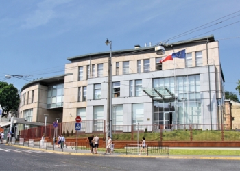 На территории консульства Польши во Львове произошел взрыв