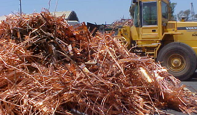 Кабмин отменил лицензирование экспорта цветных металлов