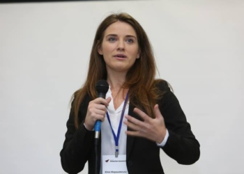 Саакашвили пообещал честным импортерам первый метод растаможивания – по контрактной стоимости груза. А главой таможни – своего зама