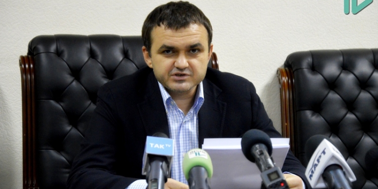 Губернатор Мериков: выборы в области проходят спокойно, но явка низкая