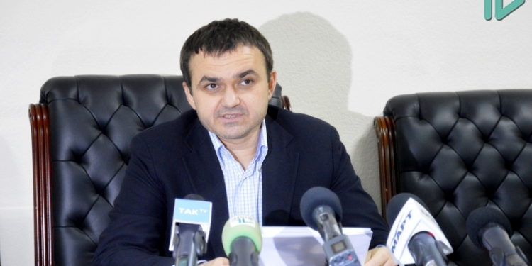 Губернатор Мериков: выборы в области проходят спокойно, но явка низкая