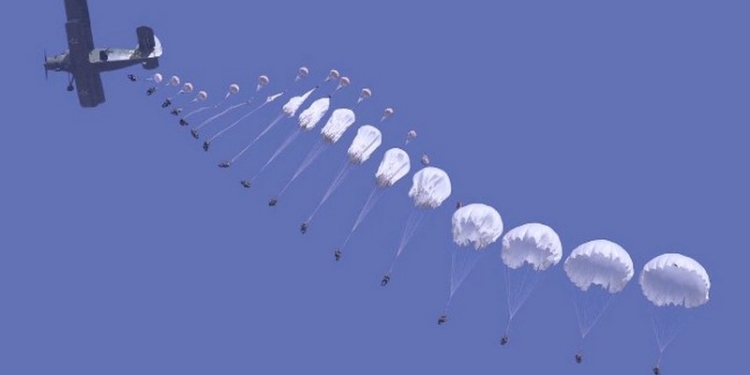 За две недели николаевские десантники прыгнули с Ан-26 и Ми-24 1172 раза