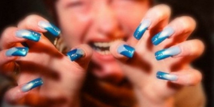 Львовская учительница избила полицейских