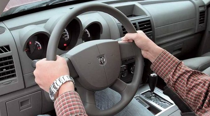 Не угонял, а просто решил съездить к дочери: в Николаеве нашли исчезнувший с СТО грузовик «Рено»