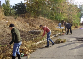 В первом осеннем общегородском субботнике приняли участие более 20 тысяч николаевцев