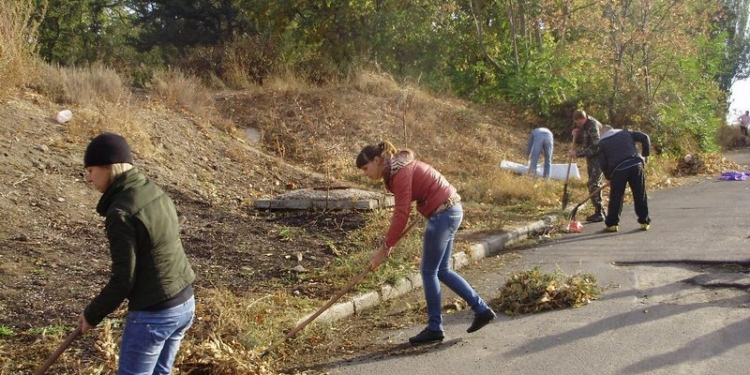 В первом осеннем общегородском субботнике приняли участие более 20 тысяч николаевцев