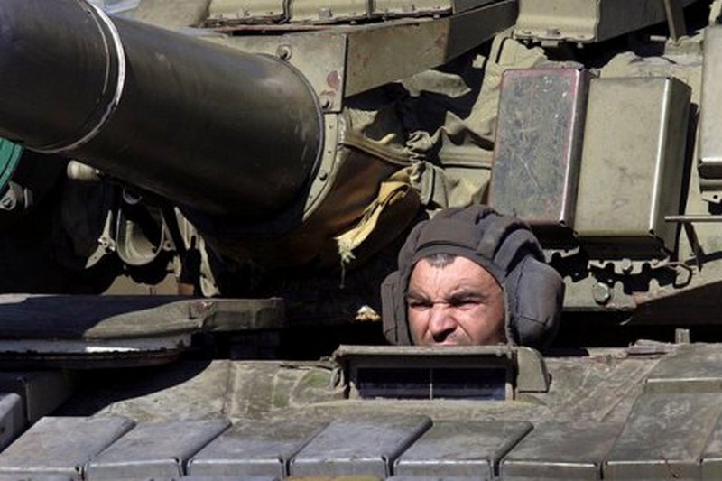 Россия начала наземную операцию - применила танки Т-90 в Сирии 1