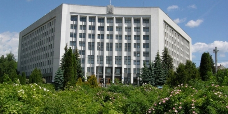 Тернопольский облсовет потребовал вернуть «пятую графу» в документах