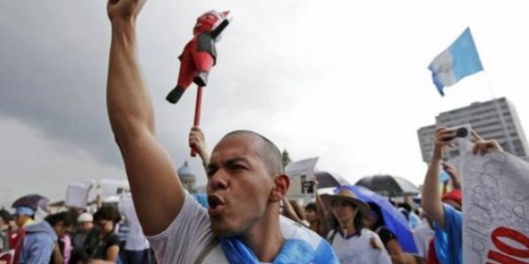 В Гватемале толпа линчевала мэра города, которого обвинили в покушении на политического конкурента