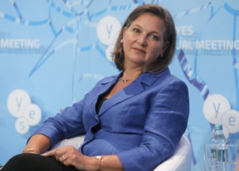 Россия останется под санкциями, пока Украина не получит контроль над границей – Нуланд