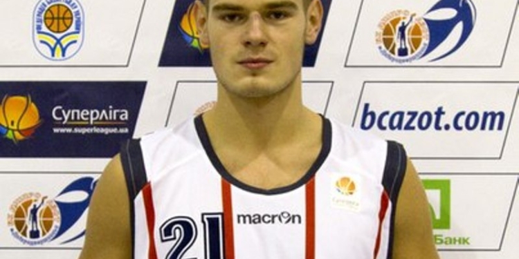 МБК «Николаев» подписал 20-летнего форварда Богдана Ясиненко