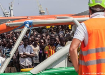 ЕС хочет уговорить африканские страны принять беженцев назад