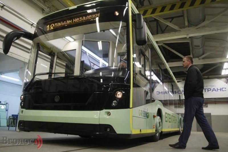 Во Львове показали первый украинский электробус стоимостью 9 миллионов гривен 1