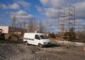 В Николаеве около Терновской развилки от удара током погиб один рабочий, ещё двое госпитализированы