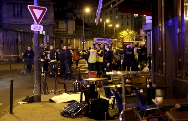 Число пострадавших в результате терактов в Париже достигло 300 человек 1
