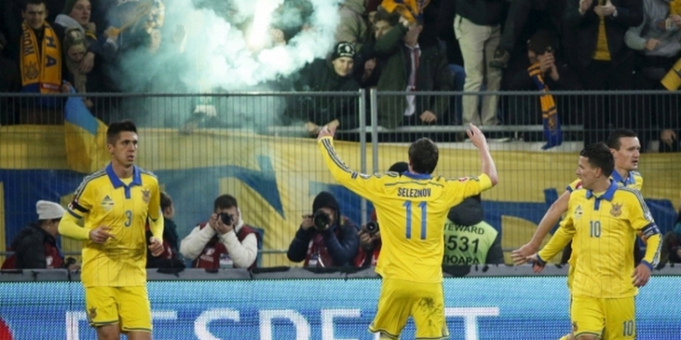 Сборная Украины выиграла у команды Словении в первом матче плей-офф отбора Евро-2016