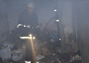 На Малой Морской горело неэксплуатируемое здание. Николаевские спасатели спасли 4 человек