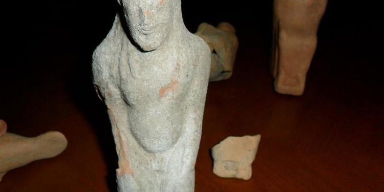 Николаевскому областному краеведческому музею передали 11 артефактов с острова Березань