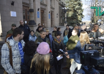 Николаевские активисты пообещали полиции «новую Врадиевку», если дело о стрельбе на избирательном участке 17 ноября «замнут»