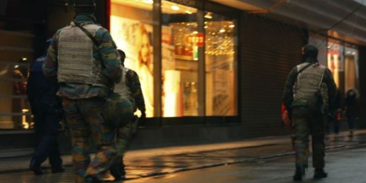 Брюссель остается в состоянии повышенной готовности из-за угрозы терактов