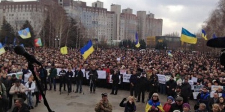 По итогам выборов мэра: в Кривом Роге началось народное вече – приехали нардепы и мэр Львова